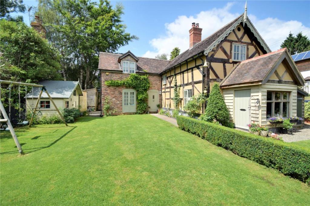 Chocolate Box Cottage In The Heart Of Shropshire Ludlow Exterior foto